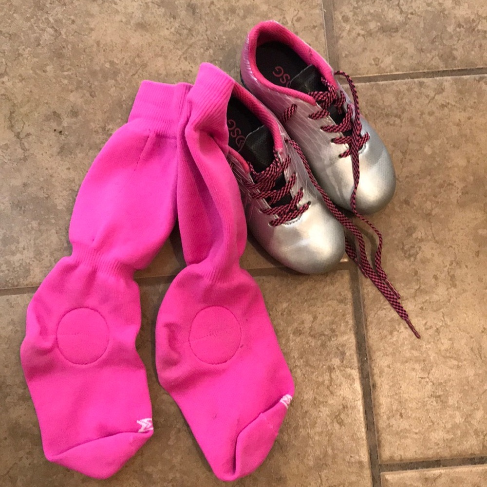 LittleGirl Size10 Soccer Cleats&Socks together $8